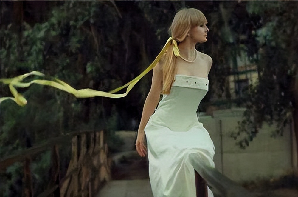 心情极差的伤感句子短句,崩溃的句子说说心情短句