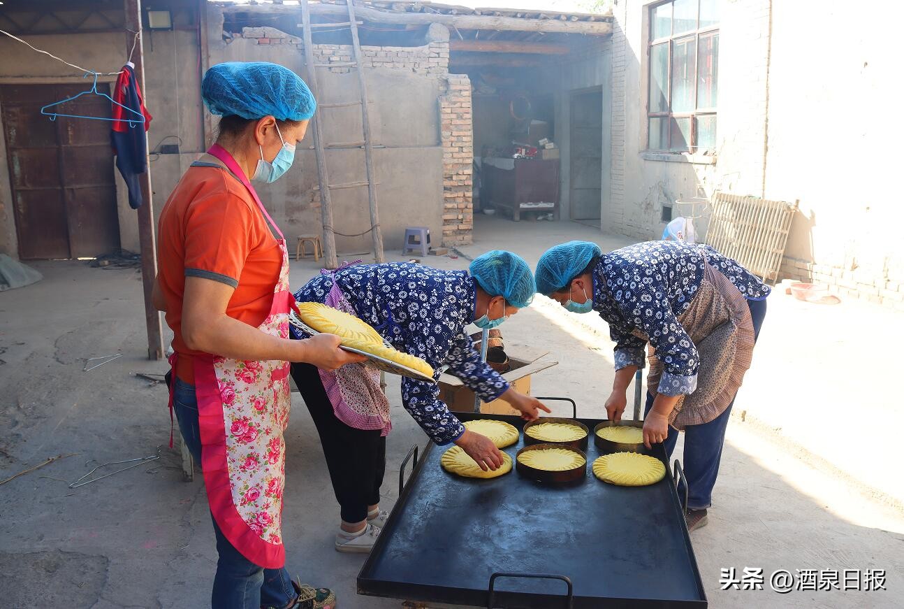 “小锅盔”“大生意”——*建华陈**的幸福生活
