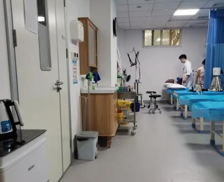 2013年，女孩称自己高考586分，再次查询却发现，只剩下了364分