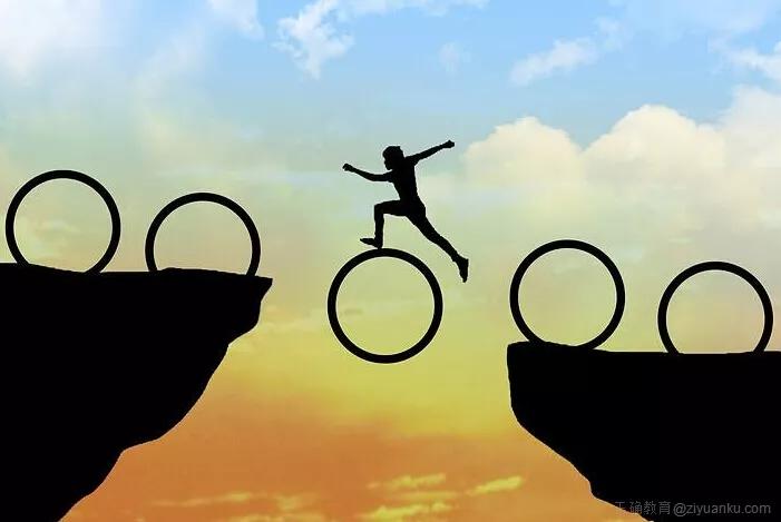 从服务员一路逆袭,锦鲤杨超越的拼命之路