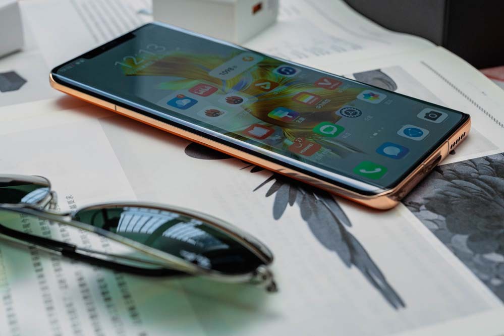 华为mate50pro霞光真实体验评测,华为mate50pro专业评测最新