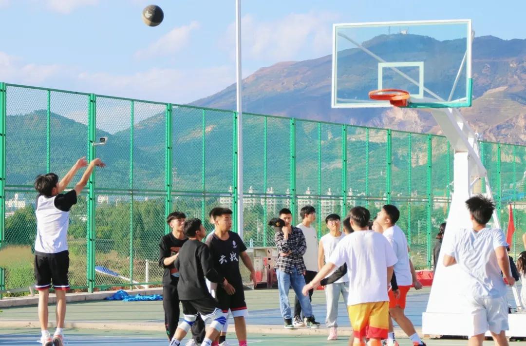 强强相遇巅峰对决,篮球赛的强强对决