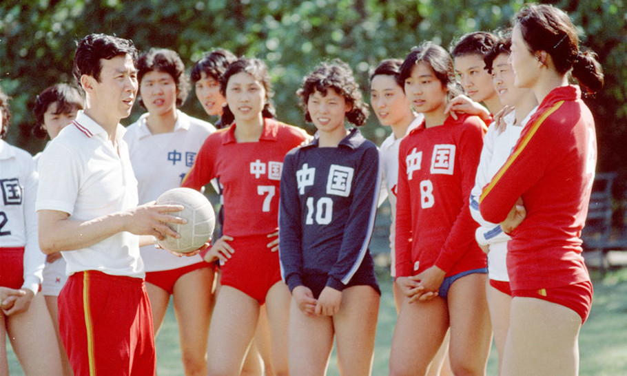 排球队张蓉芳近况 (原中国排球明星张蓉芳近况)