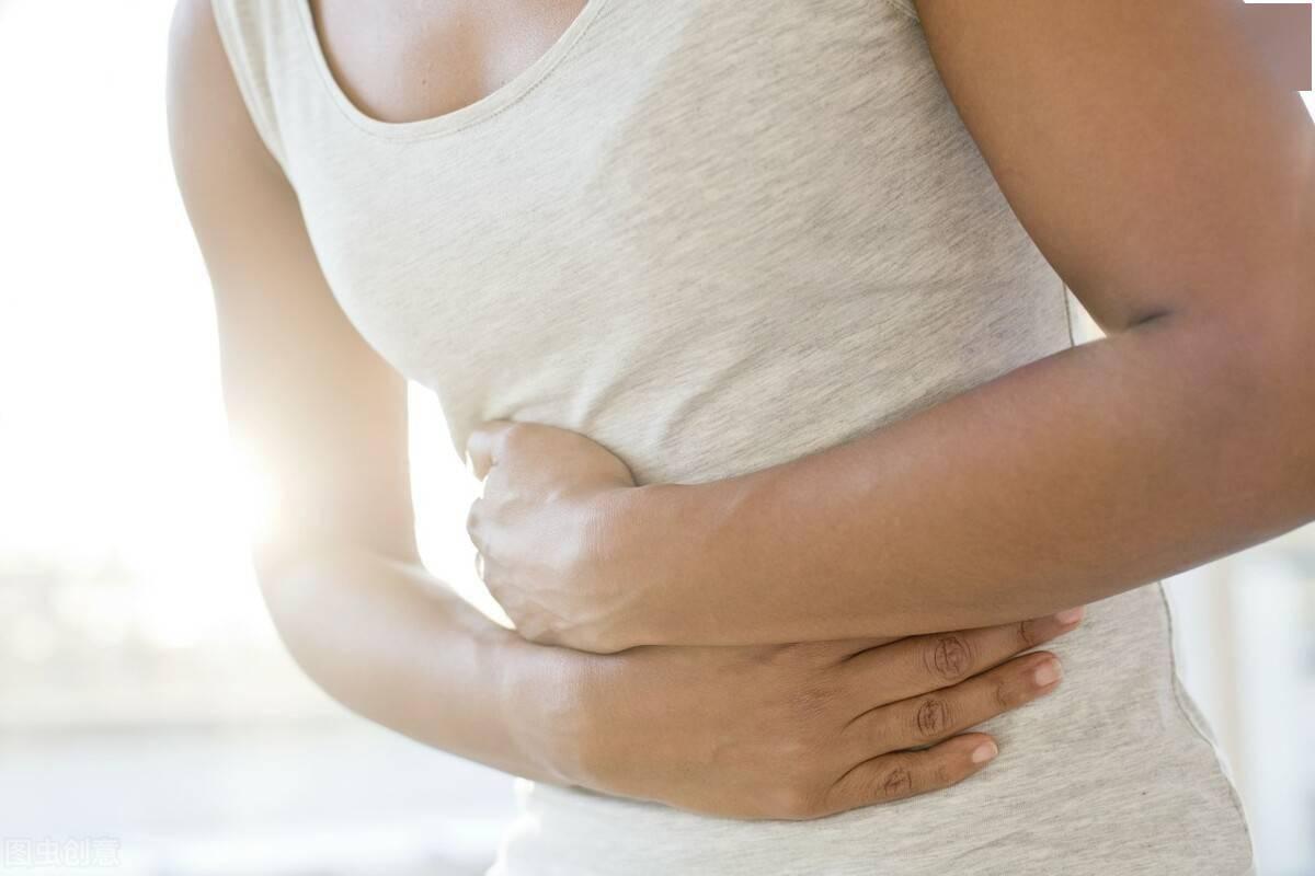 女子吐血医院说没事,安徽31岁女子腹痛便血后续