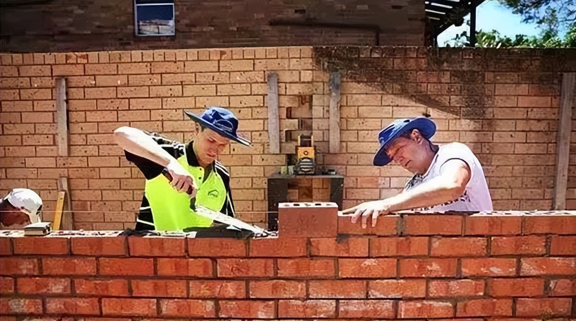 警方介入,大批华人要赴澳洲打工:奶粉厂质检,承诺月薪上万