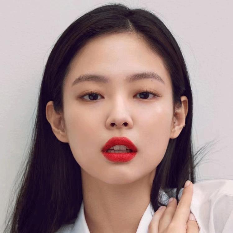 圆脸的人是显老气还是显年轻,怎么区分大方圆脸和小方圆脸