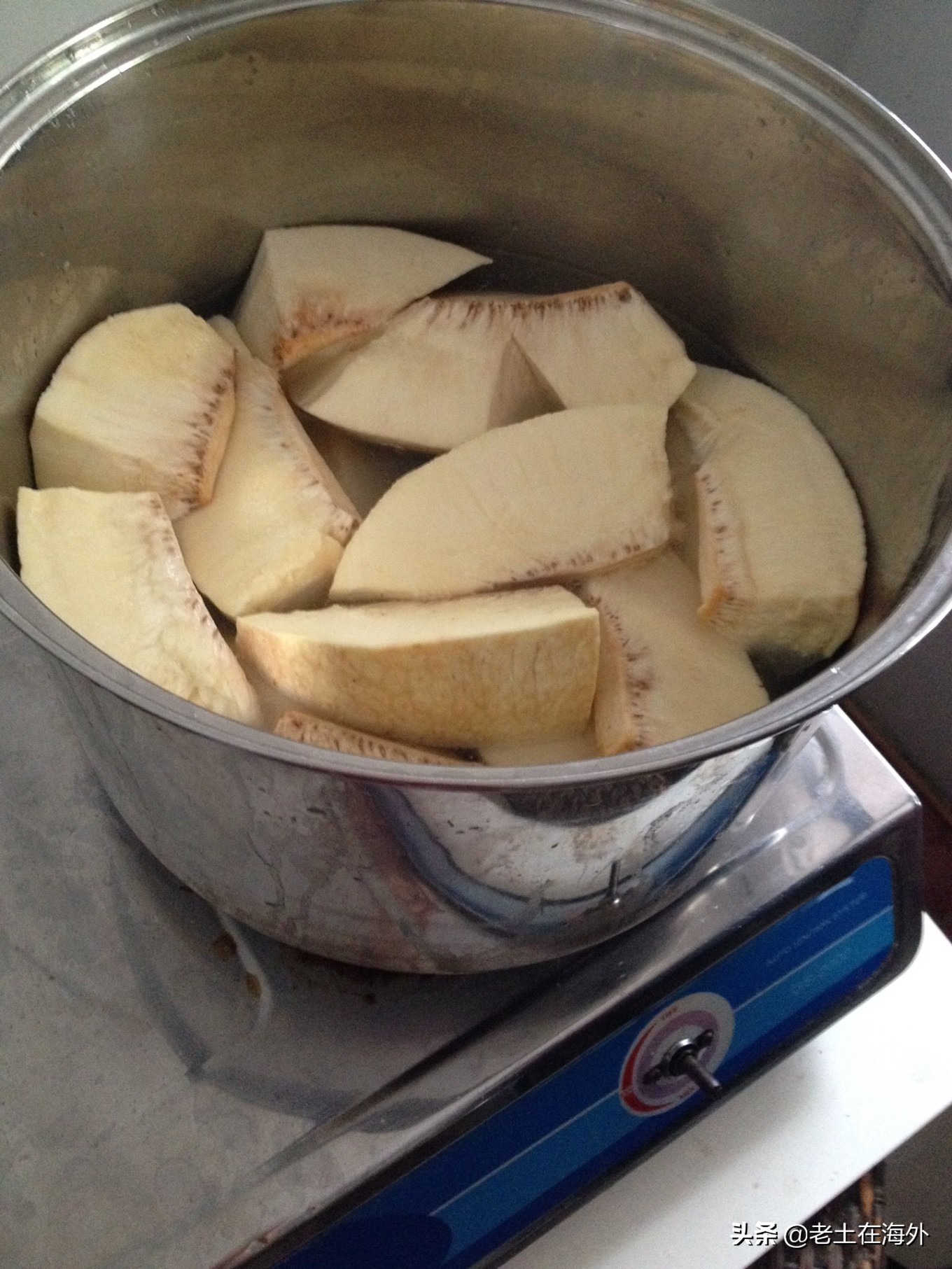 汤加面临的是火山喷发还是海啸,汤加火山爆发汤加还好吗