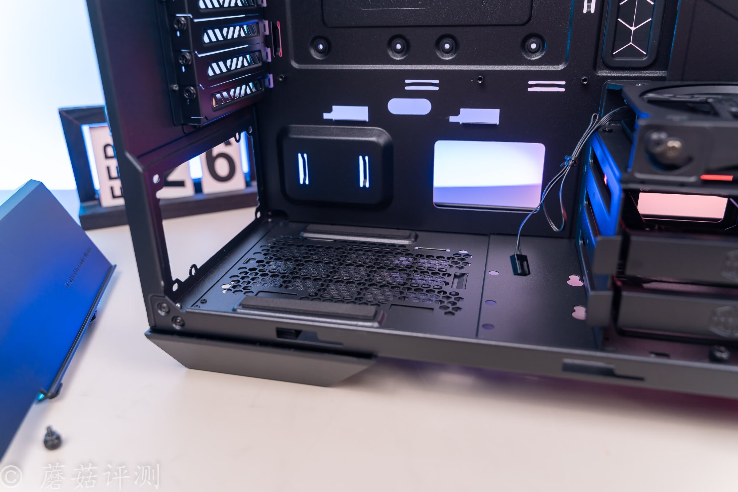 连续多日的高温，让朋友家的主机燥热难耐、更换机箱散热后获新生