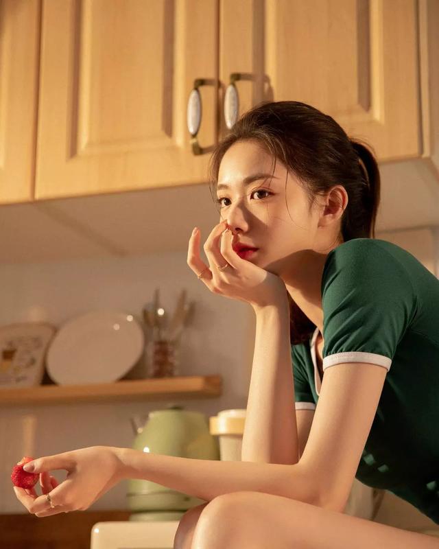 夏绿短裤搭配,夏季短裤短袖运动风格穿搭