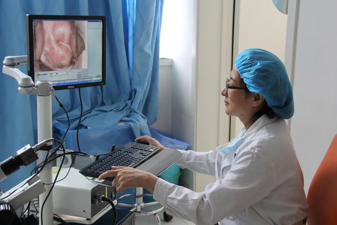 荣获五一巾帼标兵岗,荣获全国五一巾帼标兵岗