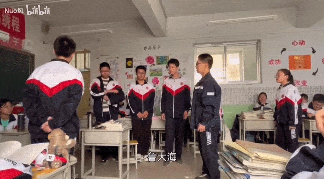 登上热搜，超千万人观看！高中生版《雷雨》爆火，这个“老爷”全网在转