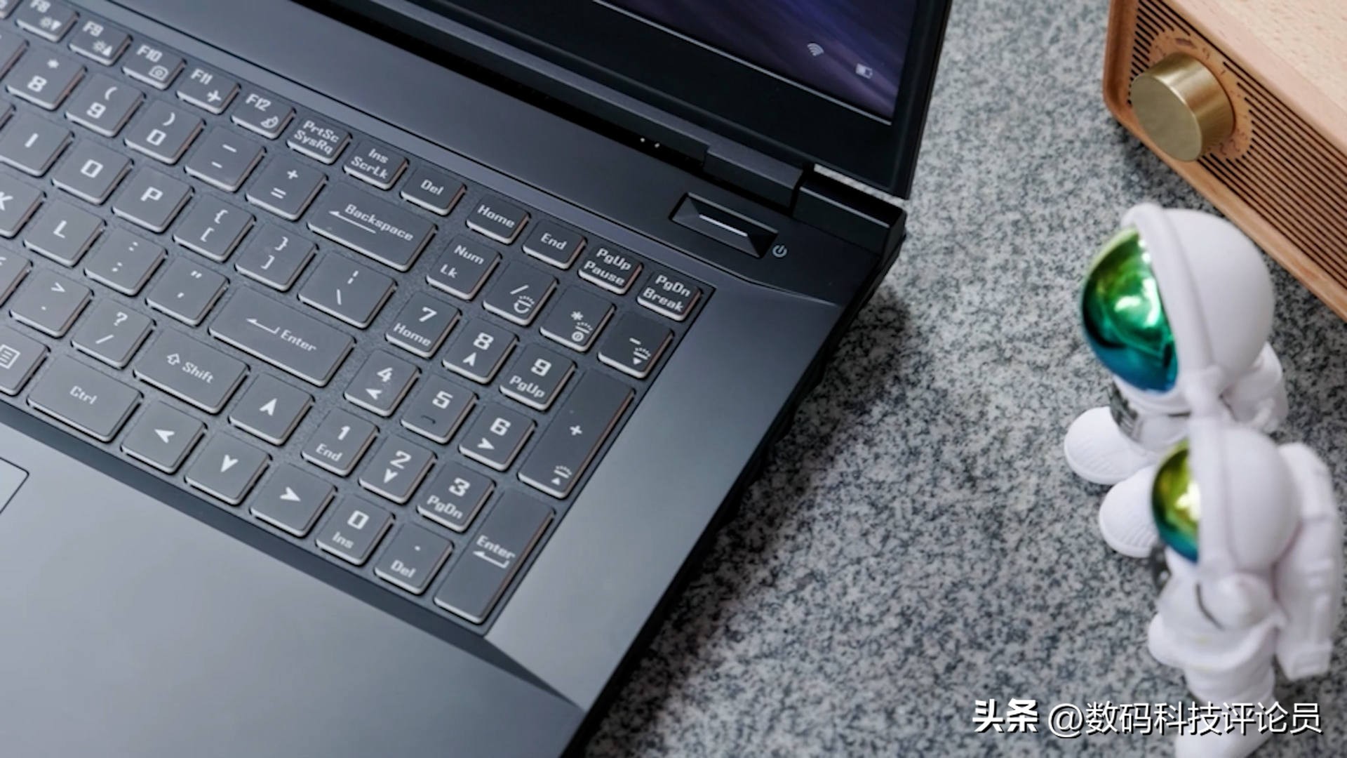 神舟战神g12-da9nt评测,神舟战神g10da9nt3070ti测评