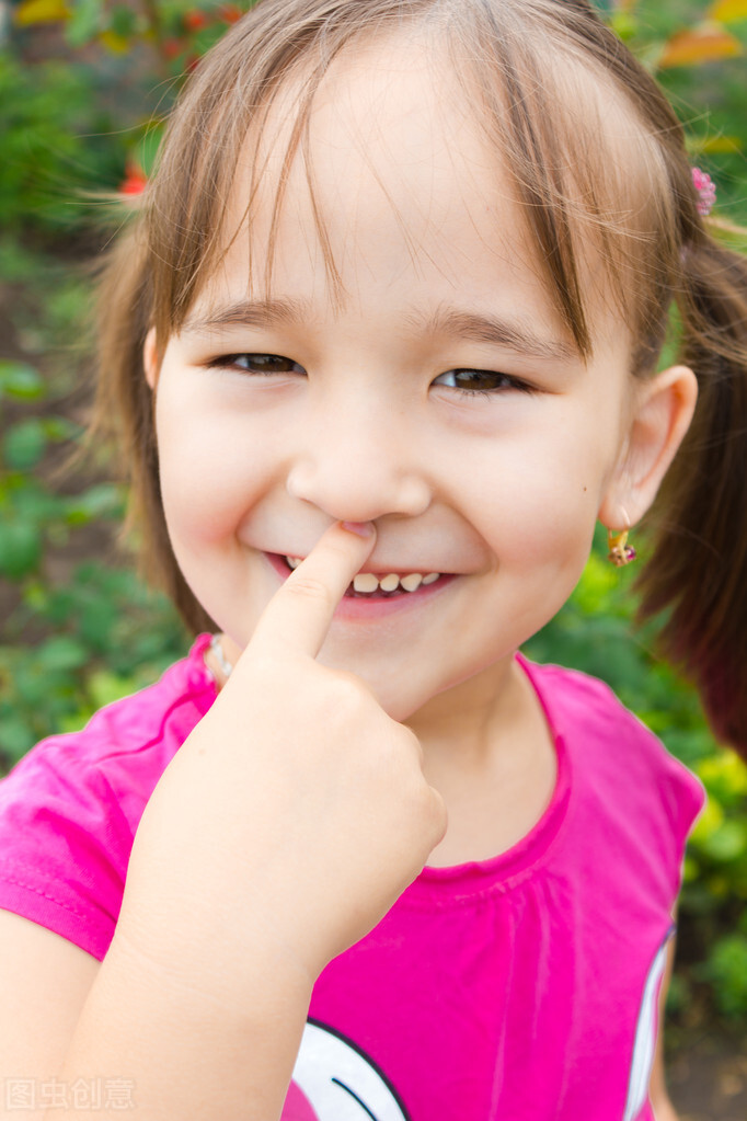 平胸怀孕后胸部也没怎么变大,平胸怀孕后怎么不让胸缩水