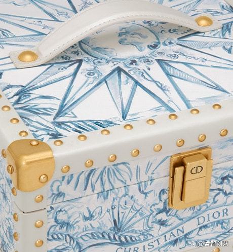 行走的艺术阿玛尼,行走的艺术阿斯顿马丁