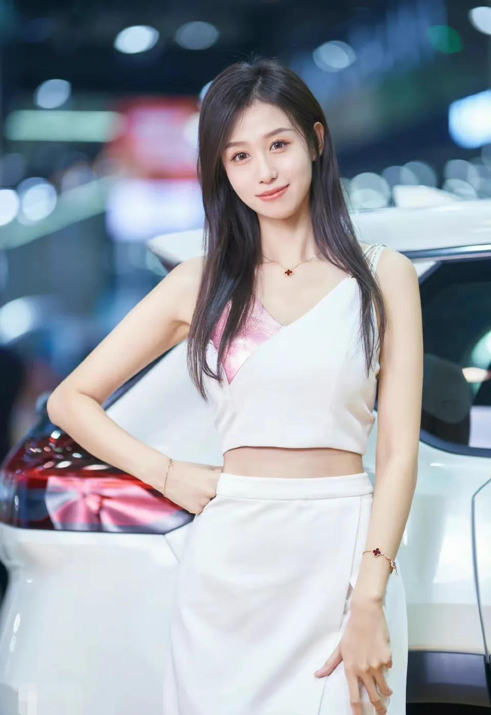 最有亲和力的车模,有亲和力车模