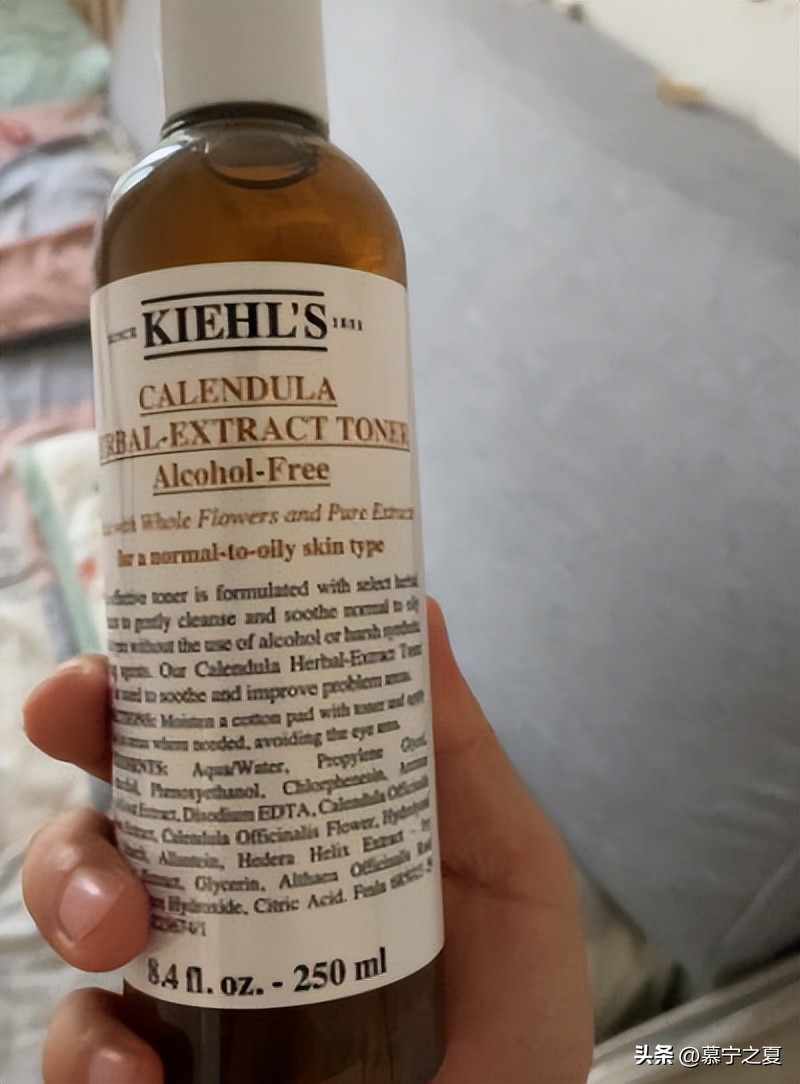 菌菇水和科颜氏高保湿水哪个好,金盏花爽肤水和菌菇水哪个好用