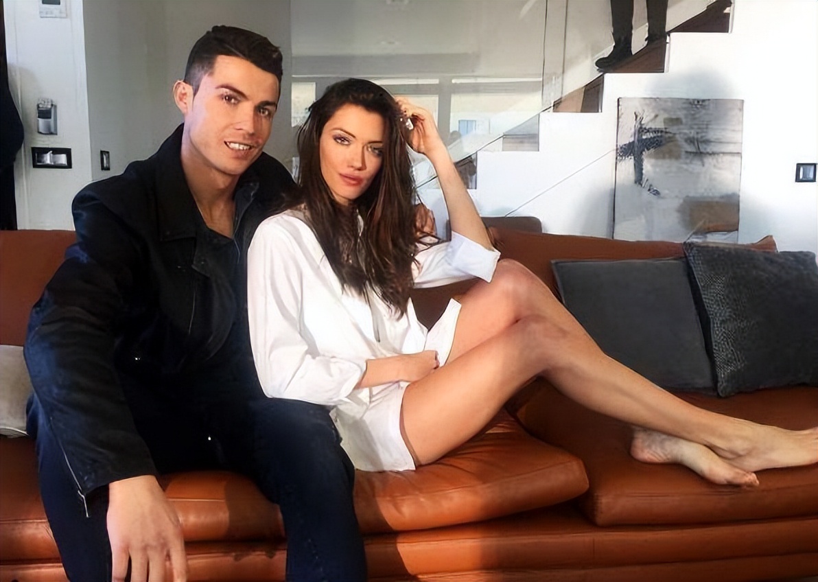 乌拉圭著名球星苏亚雷斯图文,乌拉圭球员苏亚雷斯简历