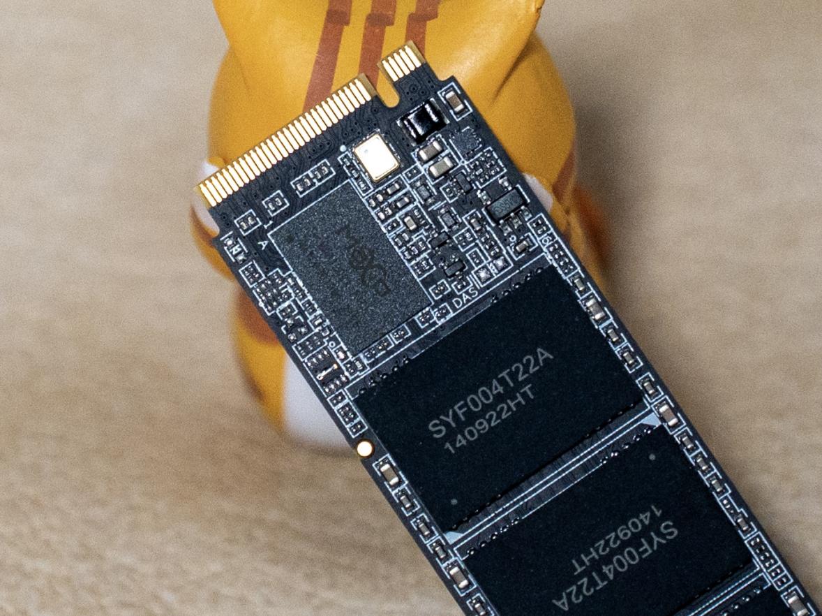 平民法拉利再升级，金百达刃3600CJRRGB内存测评