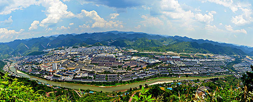 茅台贡酒2008奥运盛典53度酱香型,茅台2010世博庆典贡酒多少钱一瓶