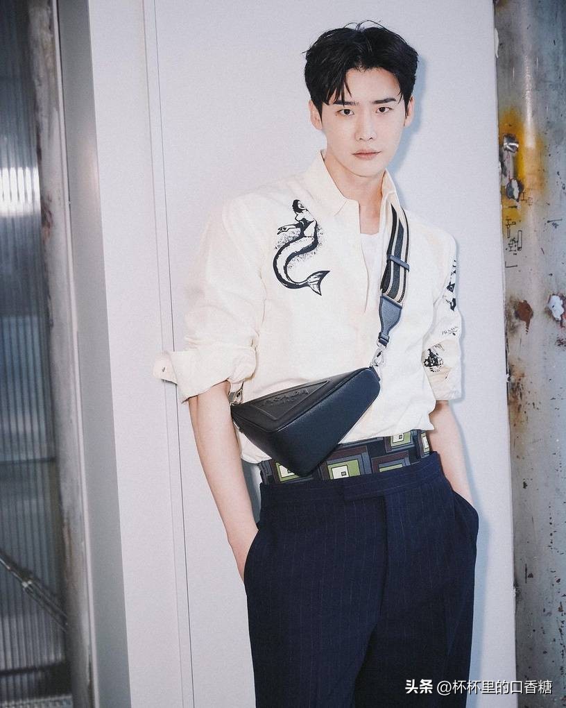 李钟硕绯闻女友都是女神！认爱IU，恋秀智乌龙，不认爱朴信惠遭酸