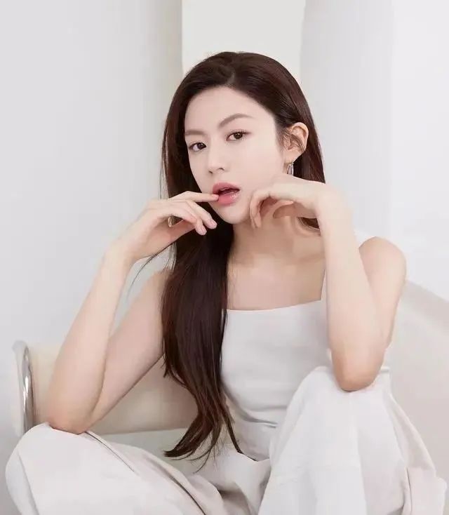 韩国女星全智贤巅峰颜值,小全智贤韩国高级脸