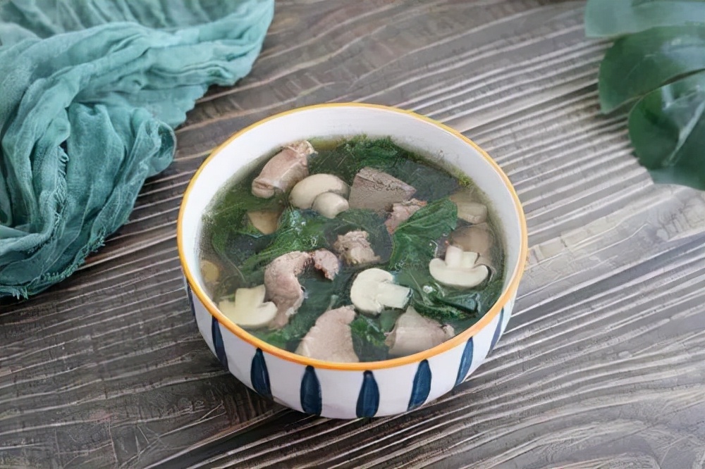 孕妇喝什么汤对胎儿骨的发育,孕妇喝隔夜汤对胎儿有影响吗