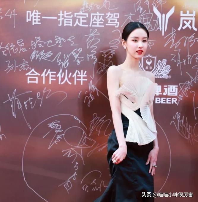 短粗手的女明星,粗短手女星