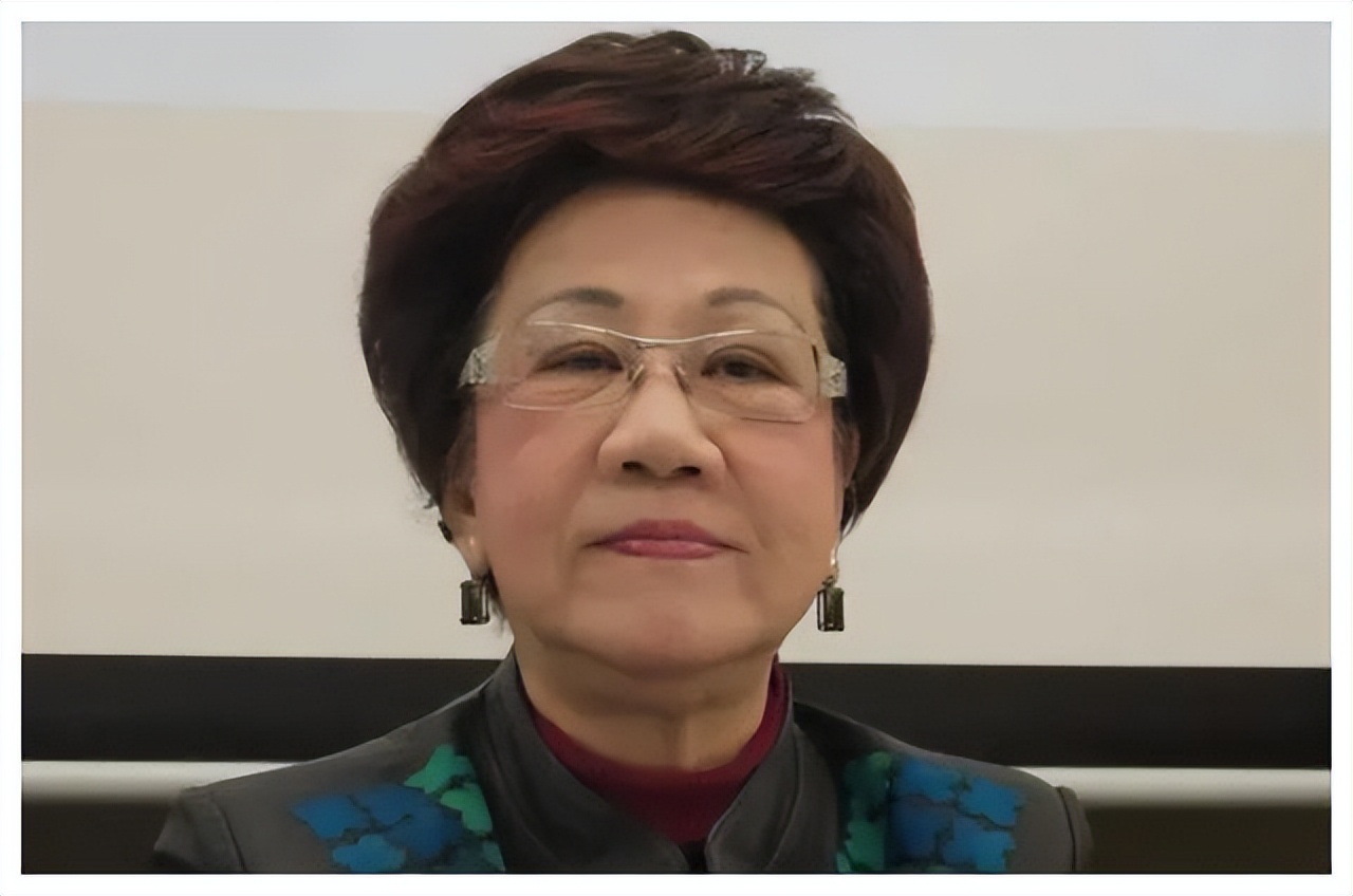 *秀莲吕**公开反对蔡英文，支持两岸统一