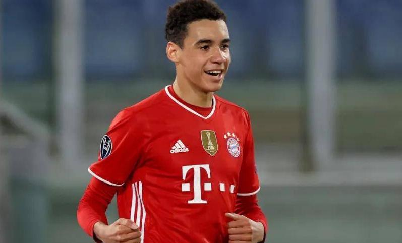 布努拒绝拜仁高薪合同，球员将继续为塞维利亚效力