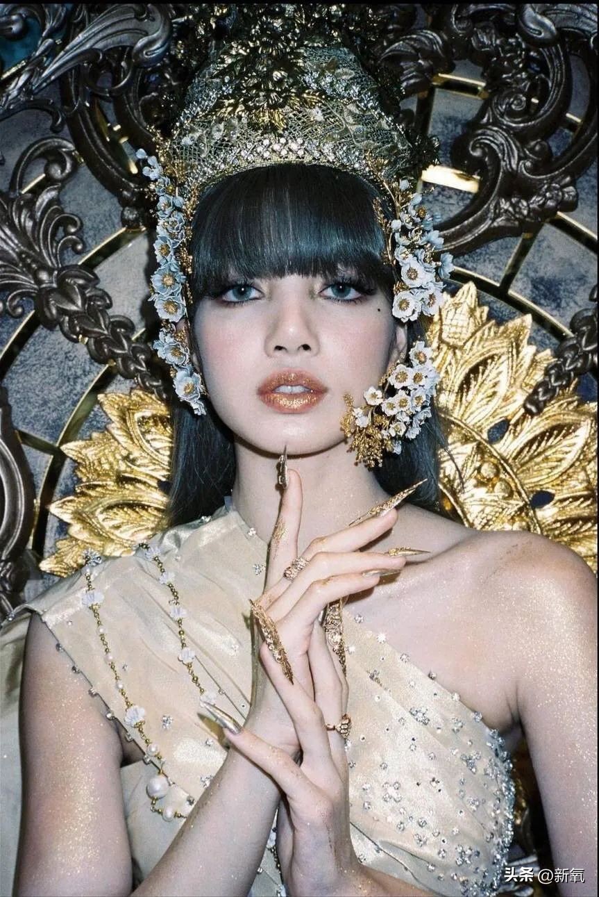 出道幻视Lisa后期艳过AB，为什么这张脸怎么折腾都好看啊…