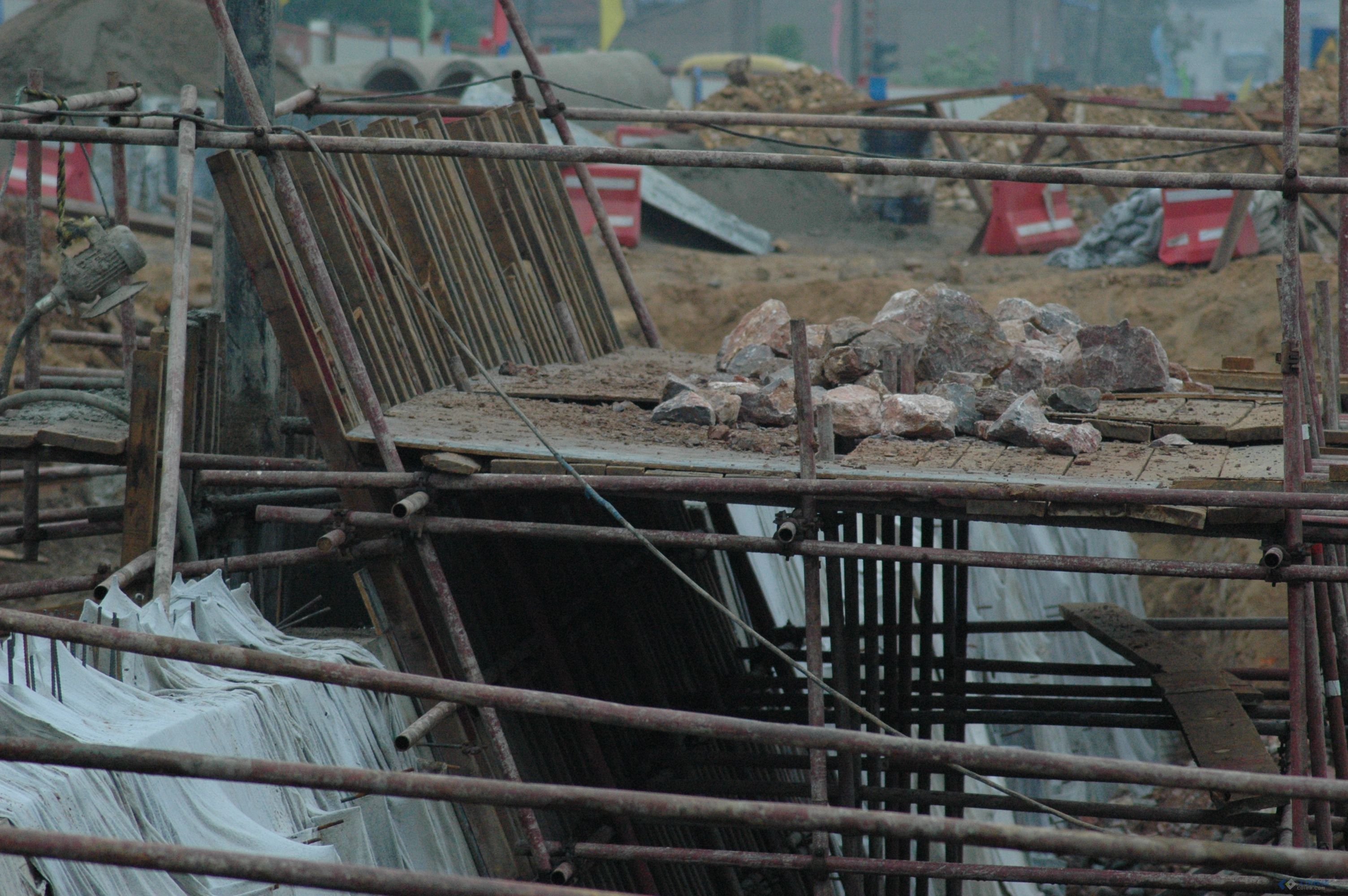 广西今年坍塌的大桥在什么地方,广西大桥坍塌最新消息