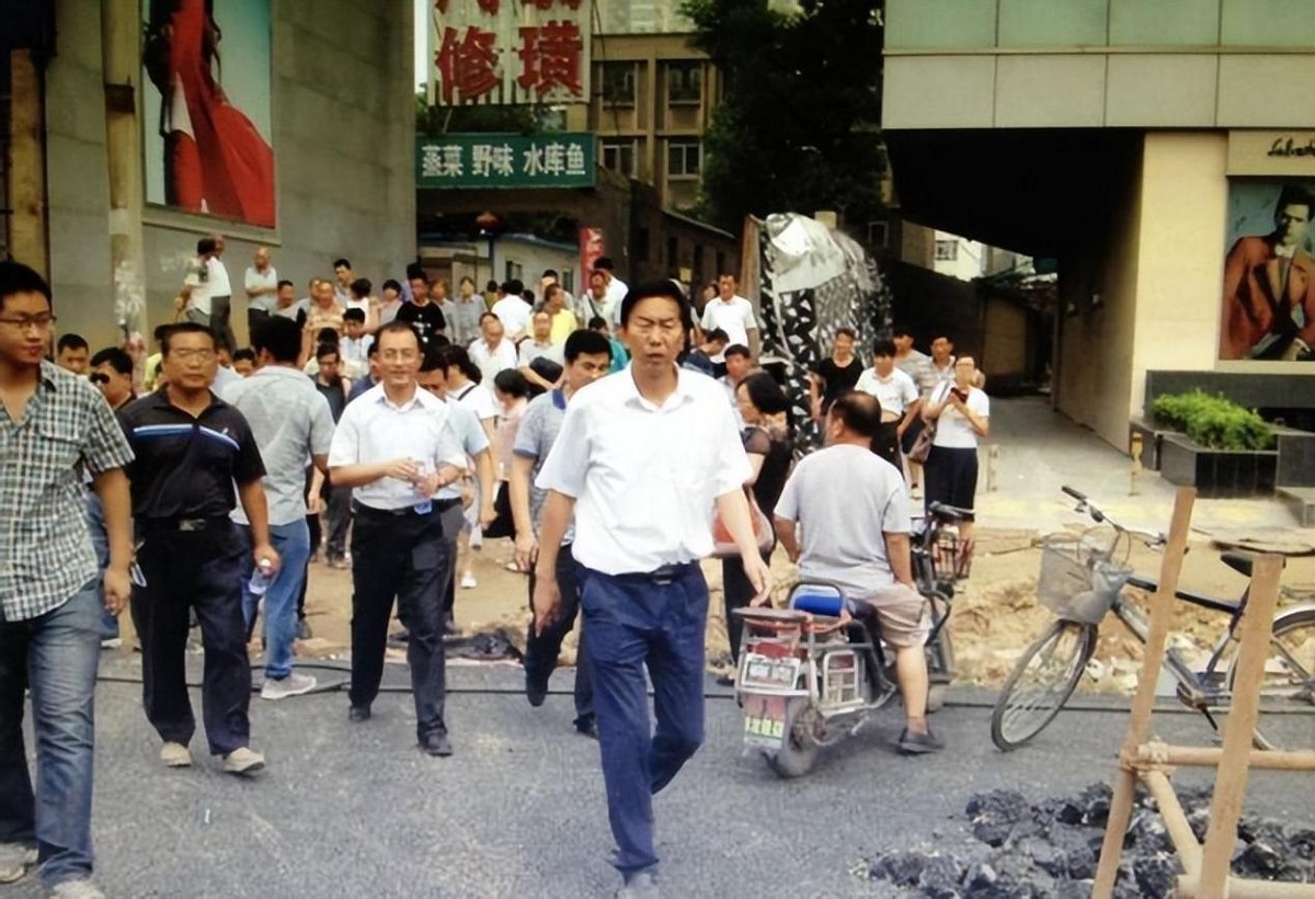 耿彦波：我觉得城市建设是春天挨骂，夏天就好一点，秋天就有收获