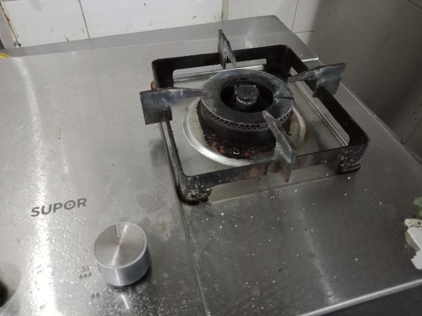 家里买燃气灶时别乱买，选不好就会中商家圈套，现在知道还不迟