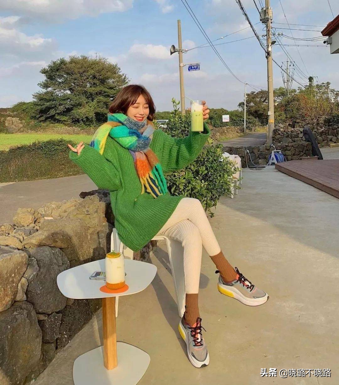 今年流行的鲨鱼裤袜子外穿,鲨鱼裤今年最火袜子长筒冬季