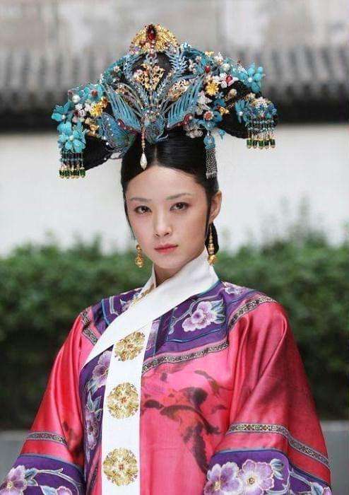 清朝皇帝对嫔妃的待遇,正常清朝皇帝没有选妃入宫的权力