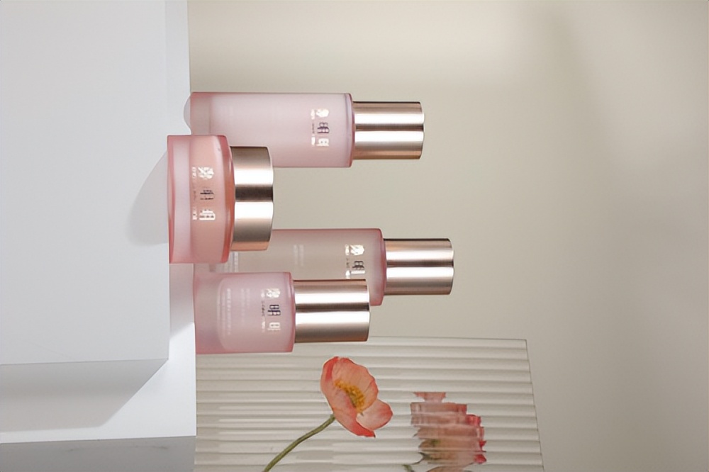 补水保湿的护肤品套装推荐,补水保湿提亮肤色平价护肤品套装