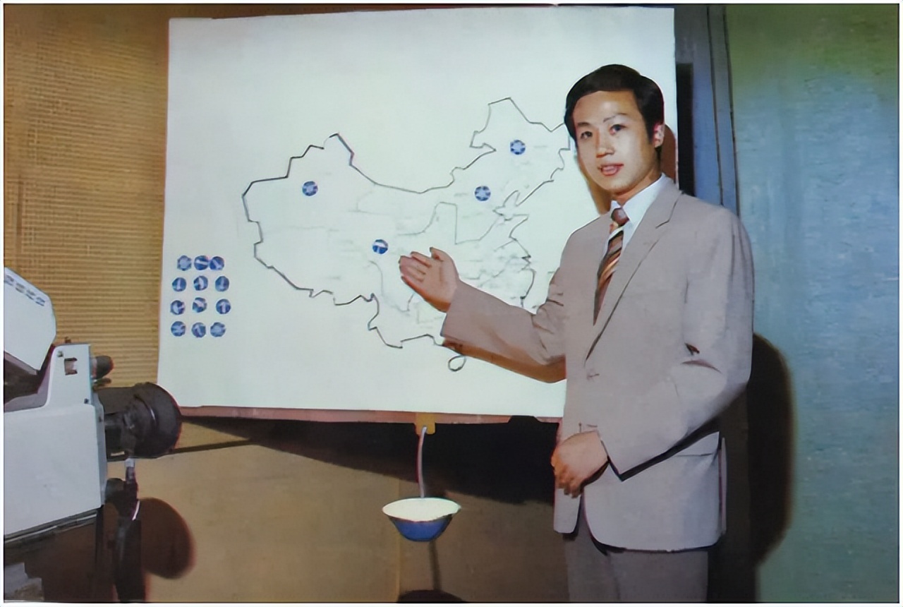 罗京去世近十年妻子改嫁豪门,罗京去世11年妻子携子改嫁富商