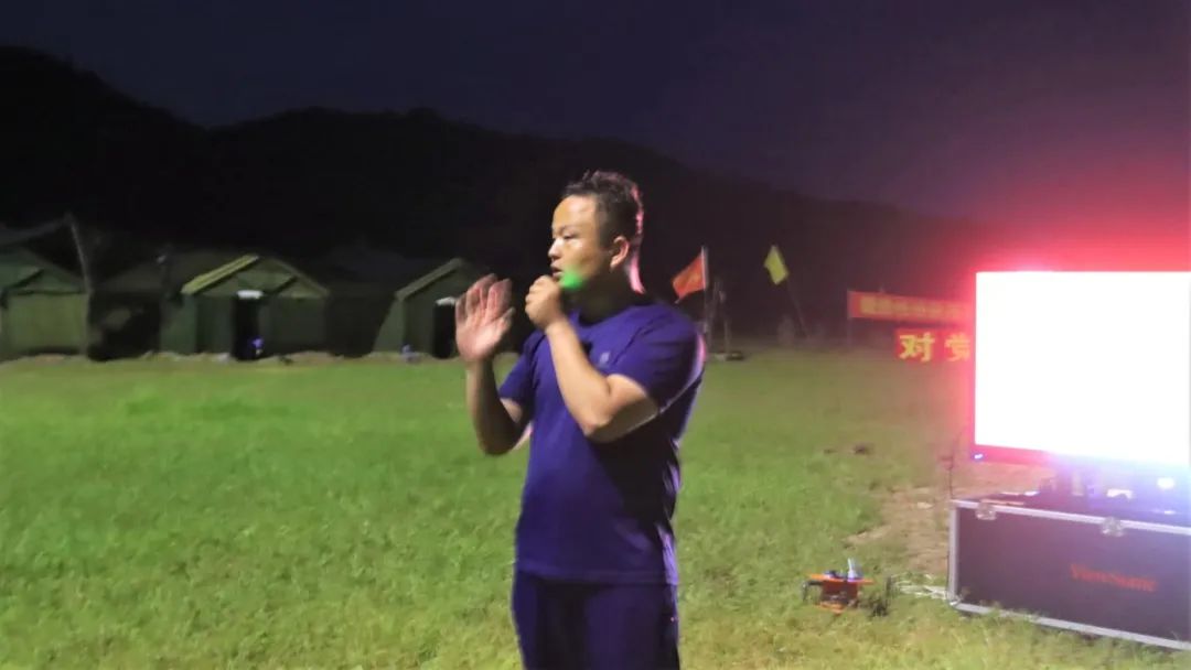 野外驻训丨三尺讲台论剑“四会”政治教员比武风起云涌