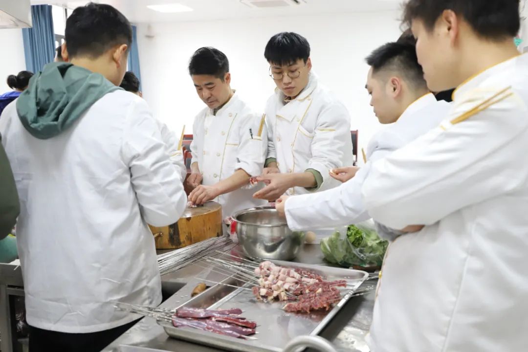 湖北国家补贴免费学餐饮,政府补贴学烹饪