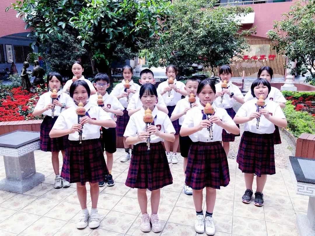 石碣四海学校学费多少钱,东莞四海学校招生简章