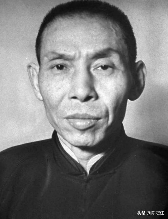 周恩来去访客，特务尾追不放，结果被杜月笙狠揍，打掉门牙