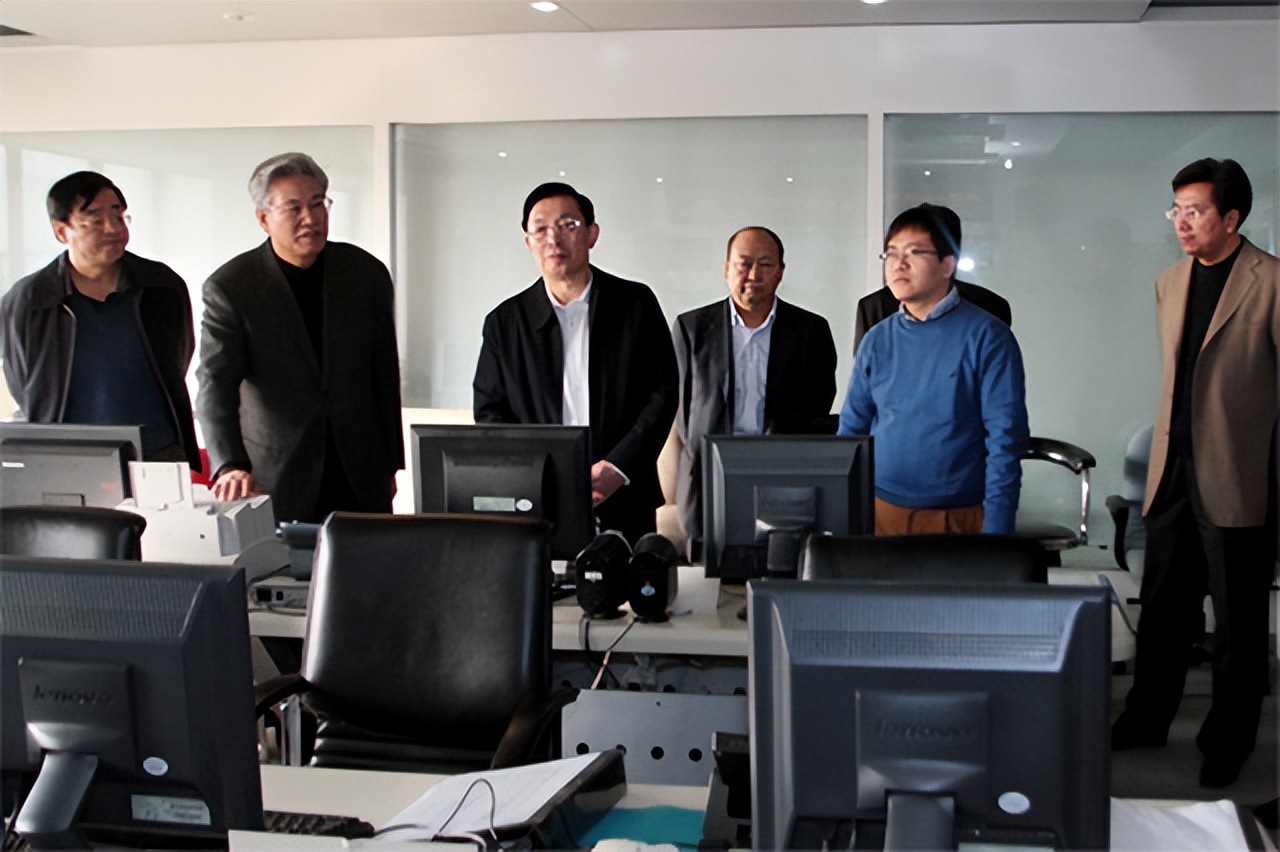 中国大妈被捕，竟牵出两万美国间谍，老美为了中国情报能有多疯狂