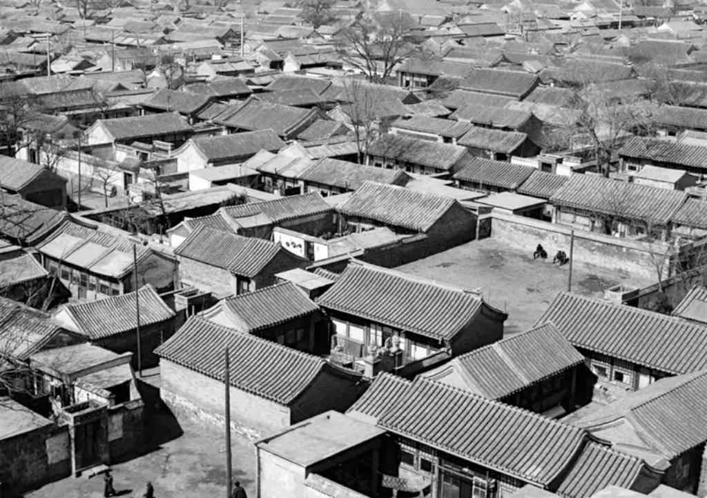 日军兽行照片:当着父亲的面玷污他女儿,临走还残忍割下妻子乳房