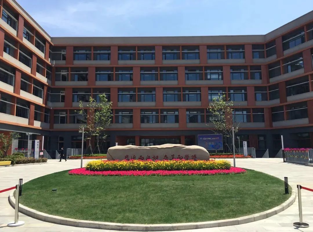 新江湾小学丶初中丶高中简介和校园实景照片！学校对口小区一栏