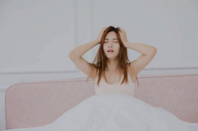 半夜出汗全身湿透注意什么,半夜出汗湿透怎么回事