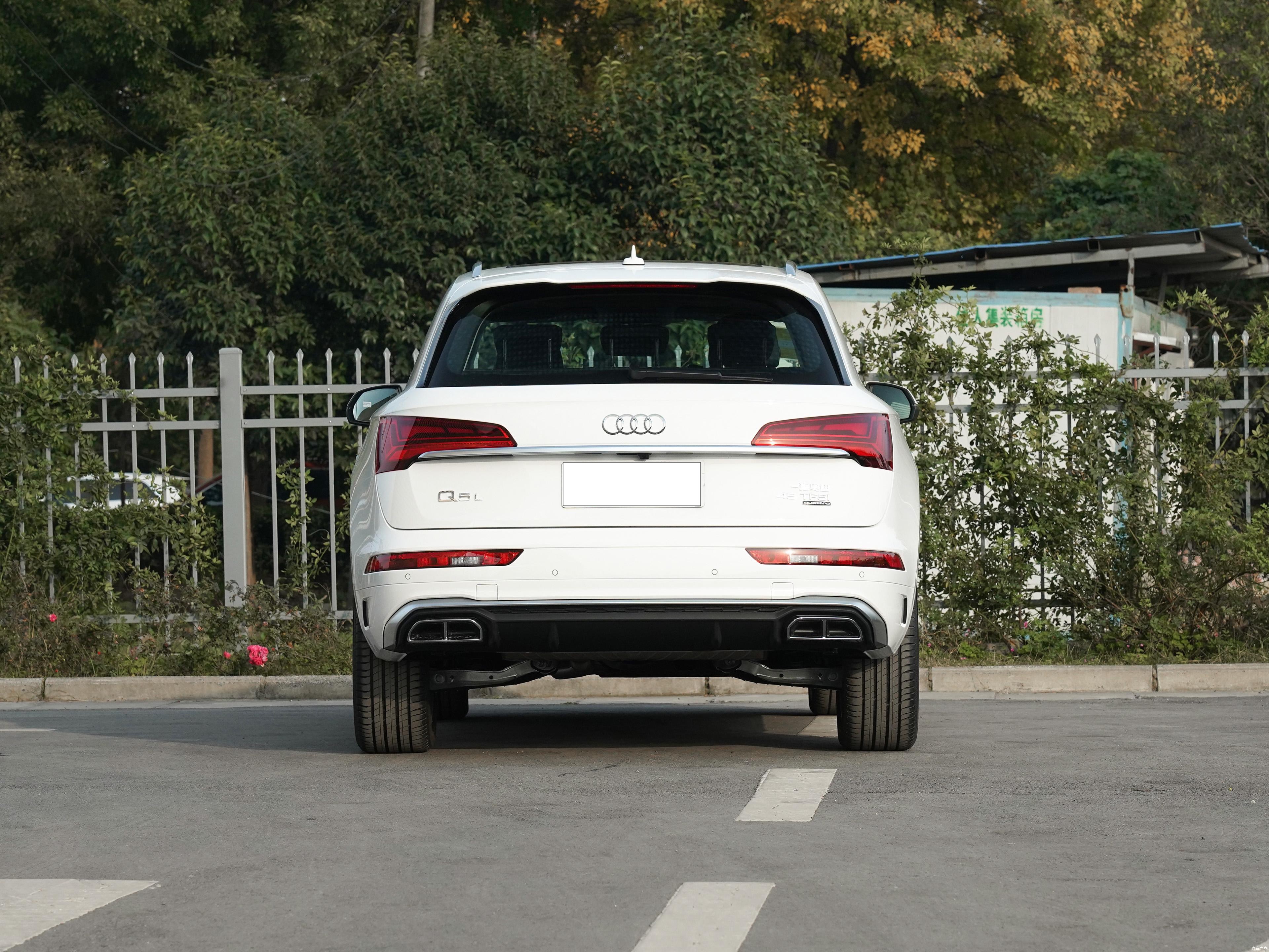 2022款奥迪q5l45t豪华致雅型试驾,2022奥迪q5l45tfsi致雅型黑色