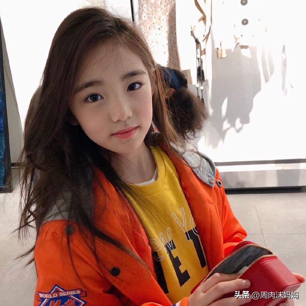 年轻贝克汉姆孩子,贝克汉姆女儿出门不带腿