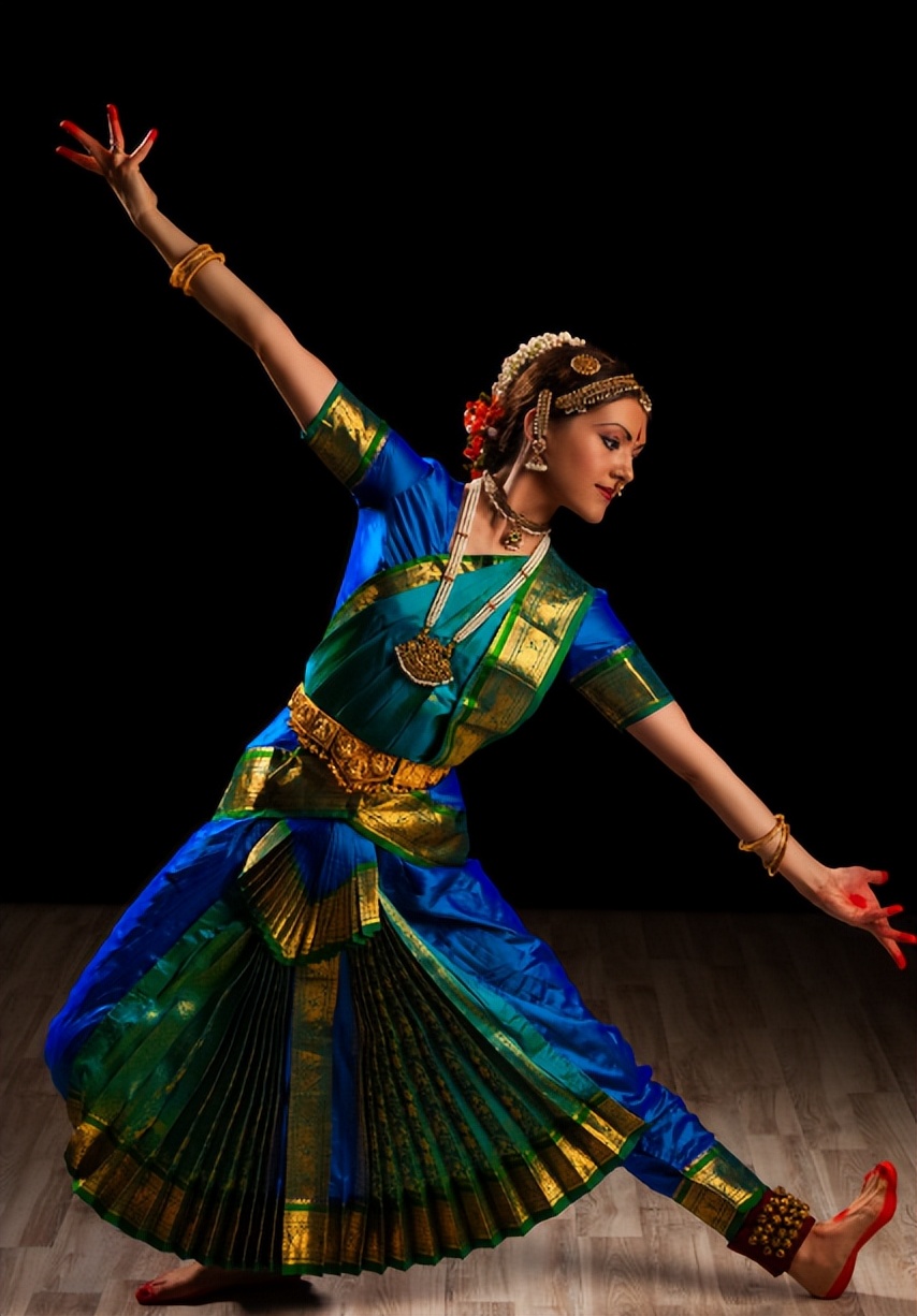 印度舞蹈与敦煌舞蹈,印度舞蹈融合东方舞蹈