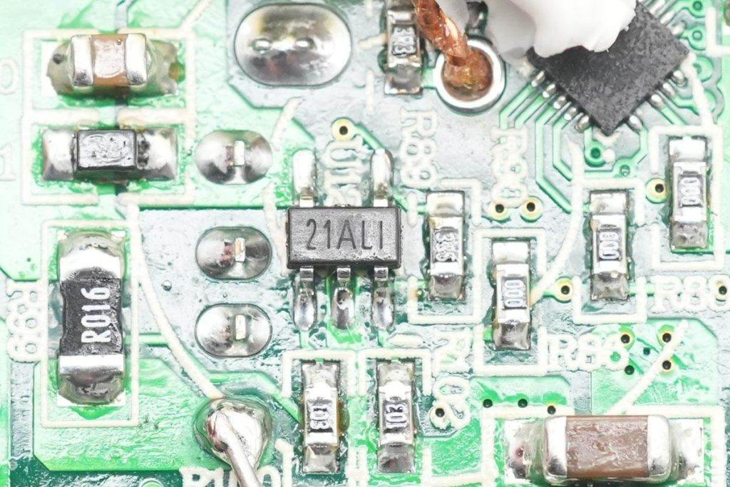 哈曼卡顿infinitylab65w,哈曼卡顿琥珀便携版充电器