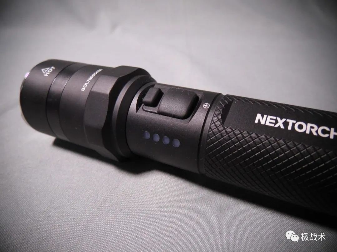 纳丽德手电筒p82测评,新标准战术手电对比纳丽德p80